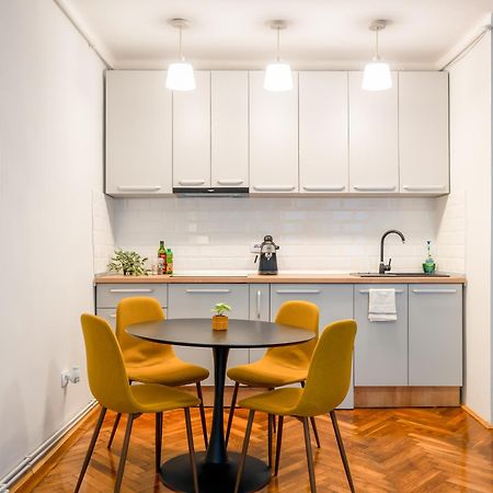 Cosy Center Apartment Brasov Luaran gambar