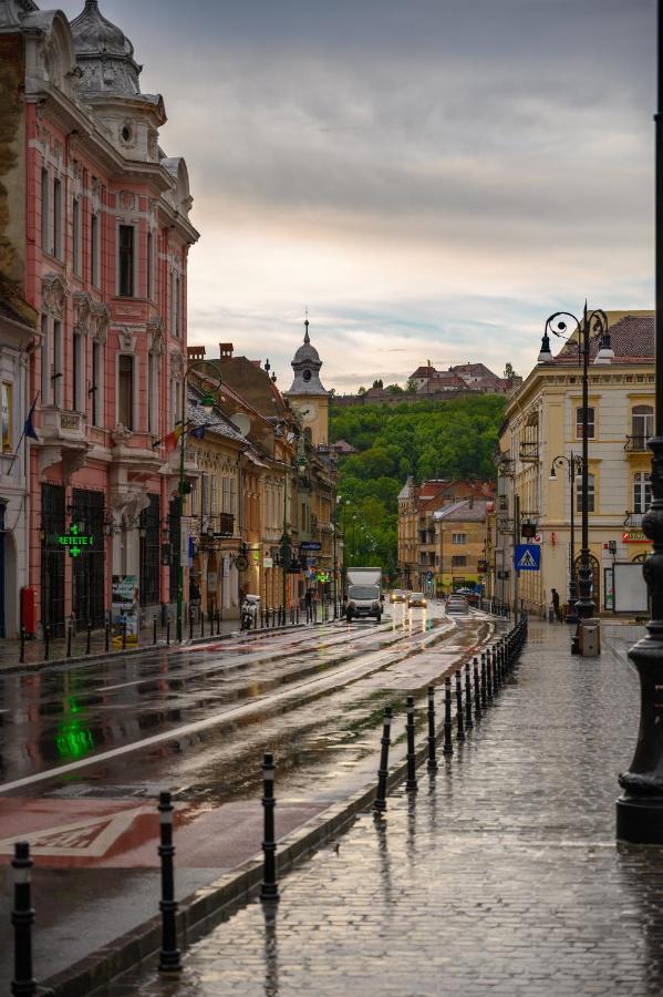 Cosy Center Apartment Brasov Luaran gambar